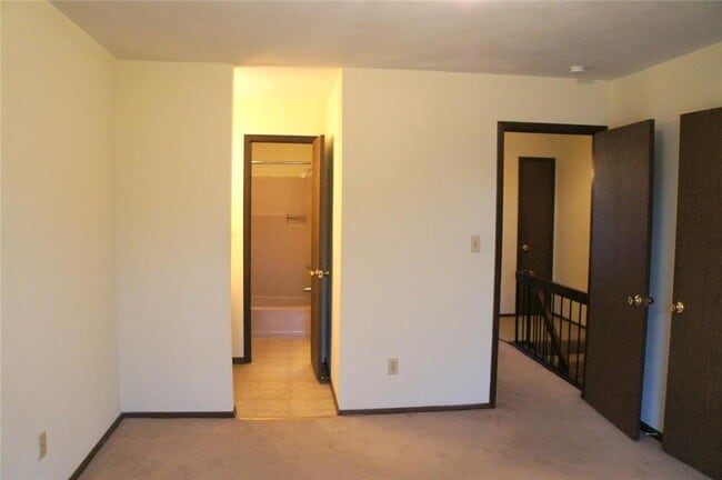 Building Photo - 449 Ponderosa Ave