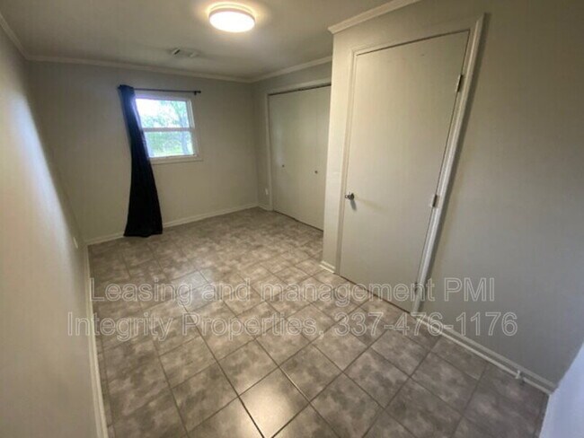 Building Photo - 318 Auburn Dr