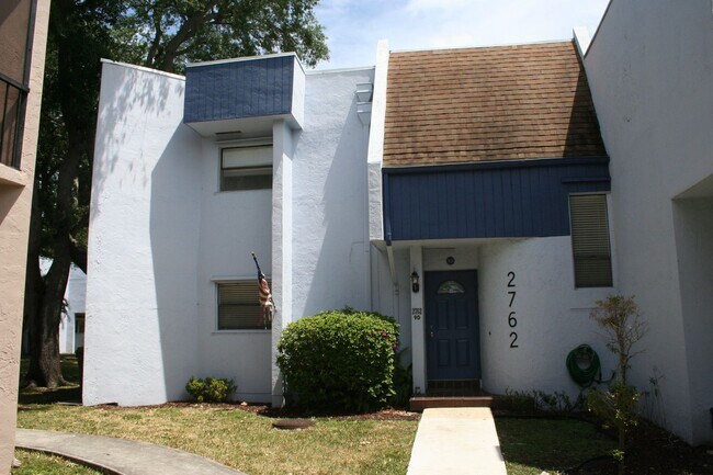 Building Photo - Pretty, Huge, Updated Townhome