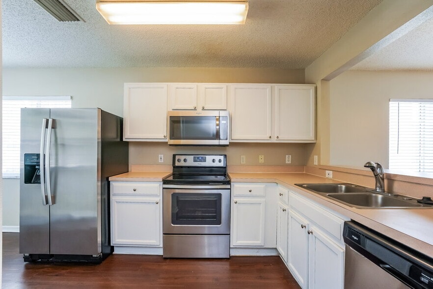 Building Photo - 13123 Fennway Ridge Dr