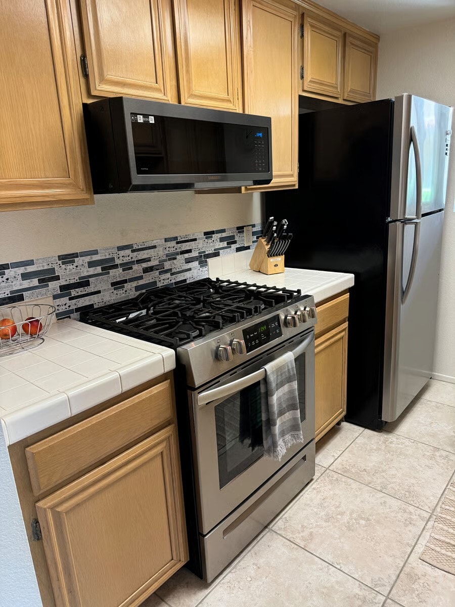 Building Photo - 74800 Sheryl Ave