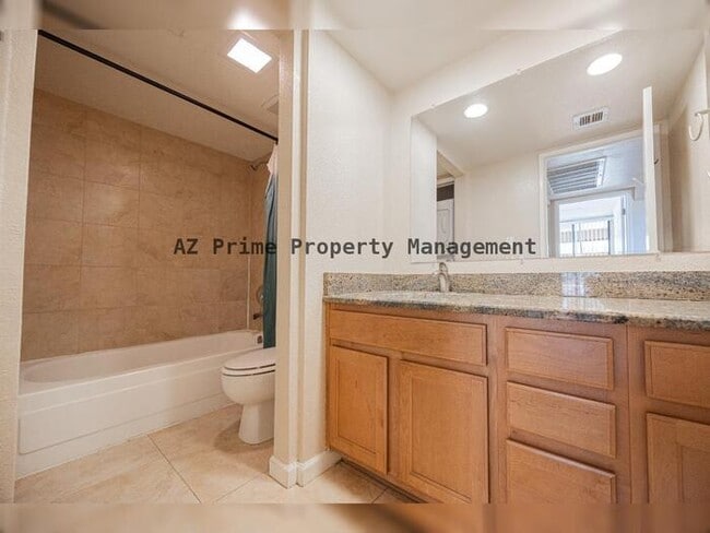 Building Photo - 1125 E Broadway Rd