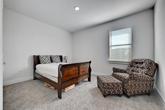 Building Photo - 8509 Silverthorne St