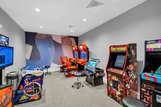 Building Photo - 15172 Sunny Day Dr