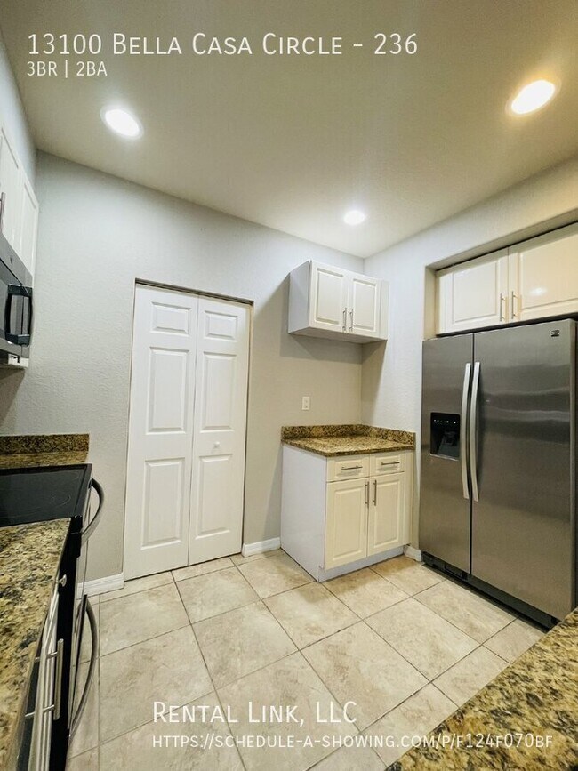 Building Photo - 13100 Bella Casa Cir