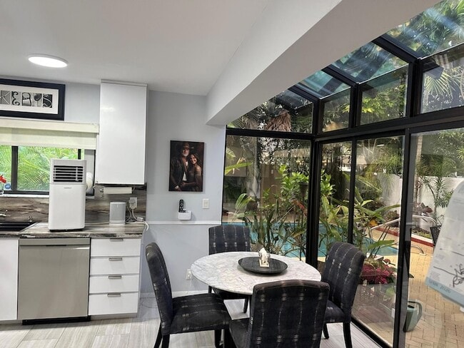 Building Photo - 7362 Woodmont Ct