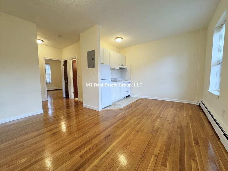 Building Photo - 172 N Beacon St