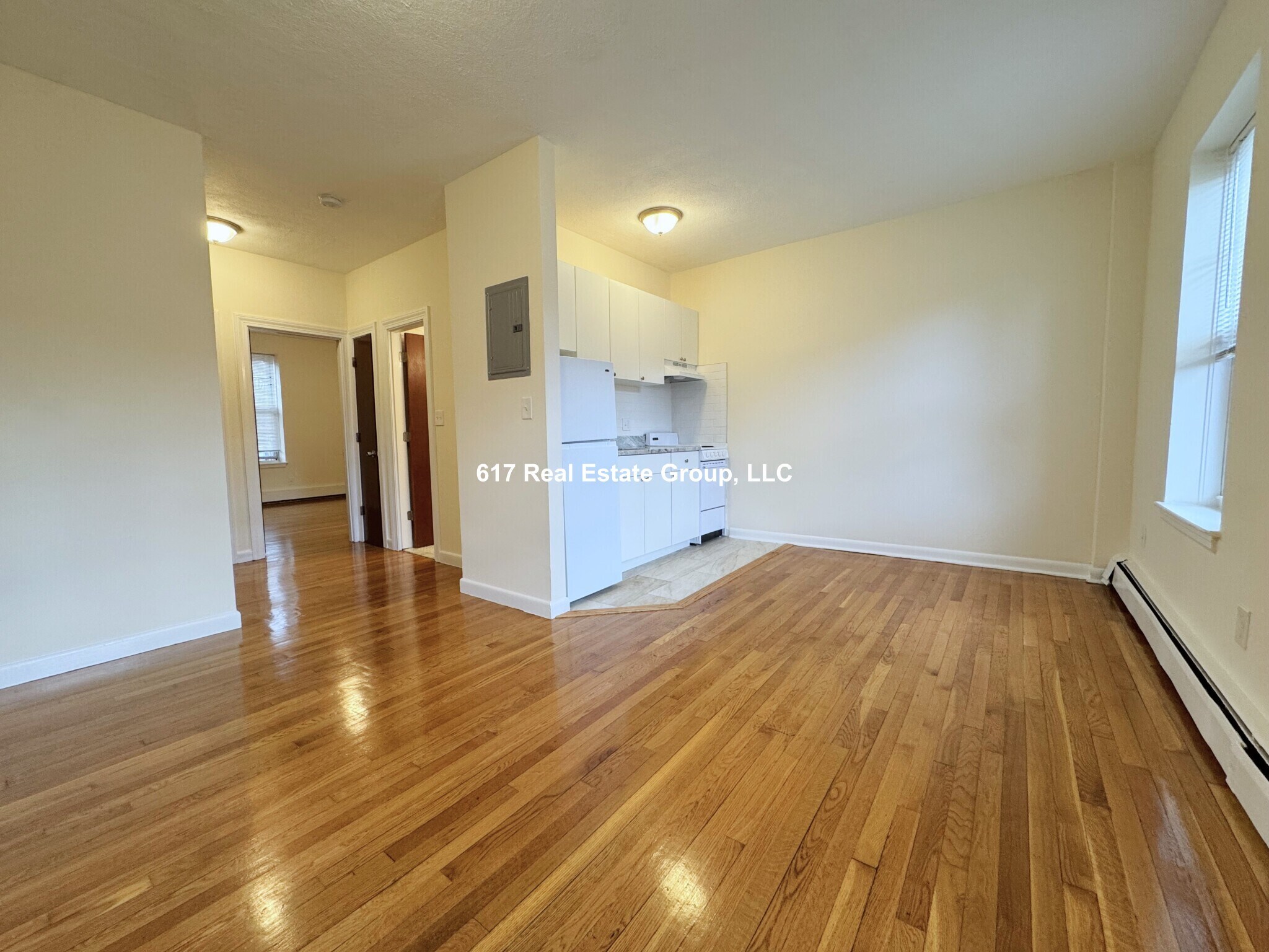 Building Photo - 172 N Beacon St