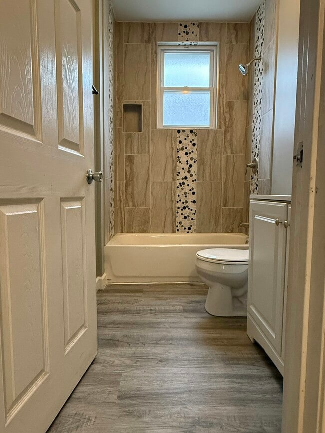 Building Photo - 3216 Wallace Ave