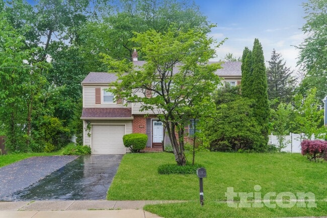 Building Photo - 906 Township Line Rd