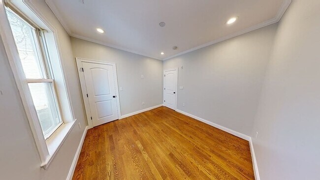 Building Photo - 27 Chestnut Ave