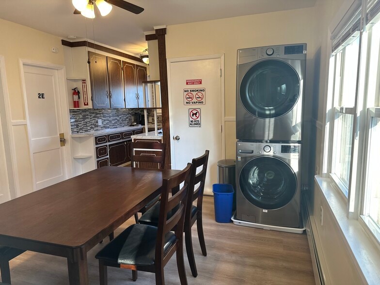 Dining area - 21 Radcliffe Ave