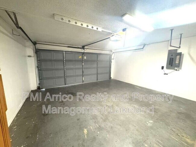 Building Photo - 1653 Lagoon Pl