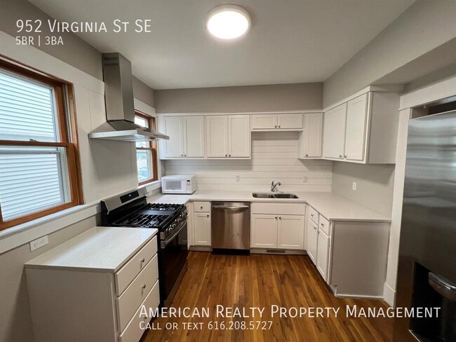 Building Photo - 952 Virginia St SE