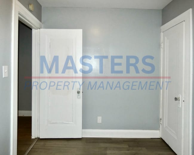 Building Photo - 1133 Parkside Blvd