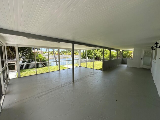 Building Photo - 4830 SW 41st Ave