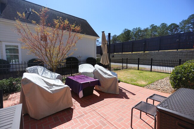 Building Photo - 504 Village Walk Ln