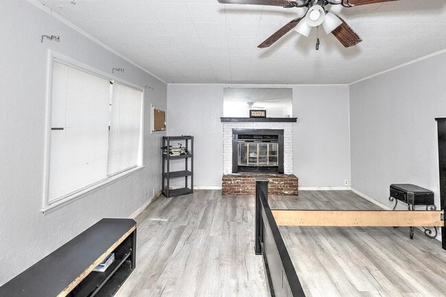 Building Photo - 606 N I St