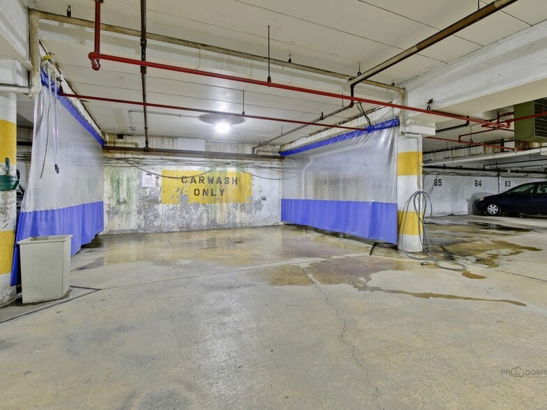 Building Photo - 1919 Prairie Square