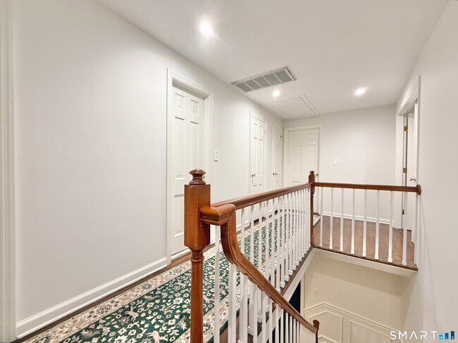 Building Photo - 139 Highland Ave