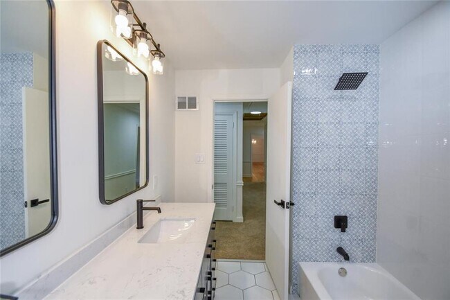 Building Photo - 17040 Birmingham Rd