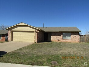 Building Photo - Lee West Estates close to shopping, Goodye...