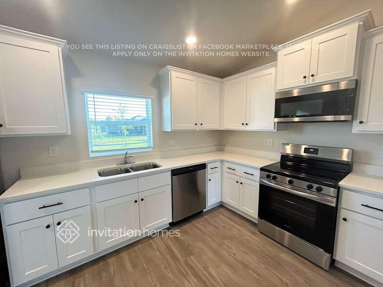 Building Photo - 623 NW 3rd Terrace