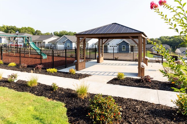 Building Photo - 930 Sparrow Ln
