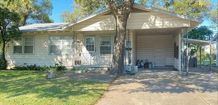 Building Photo - 920 Fannin Loop