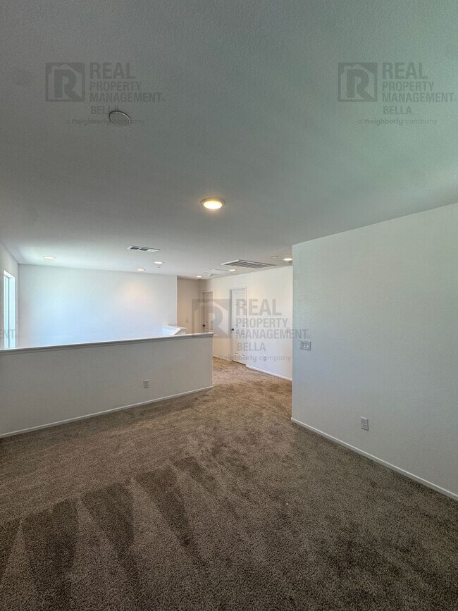 Building Photo - 2807 Moonshimmer St