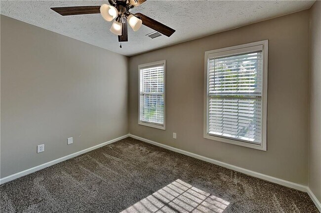 Building Photo - 2405 Compton Pl