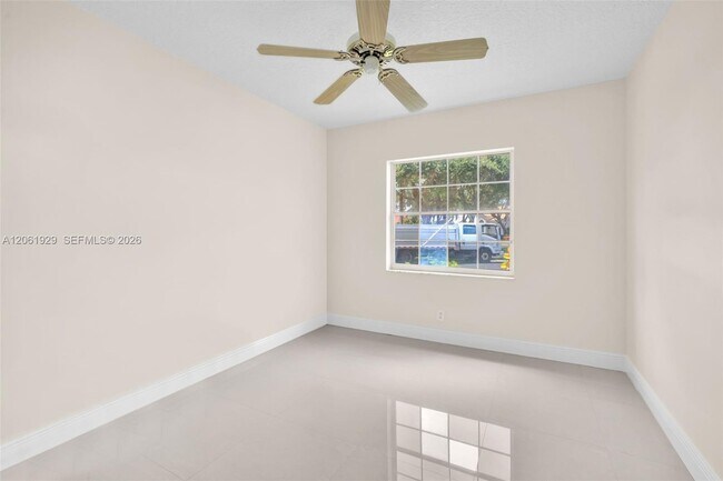 Building Photo - 17194 Ventana Dr