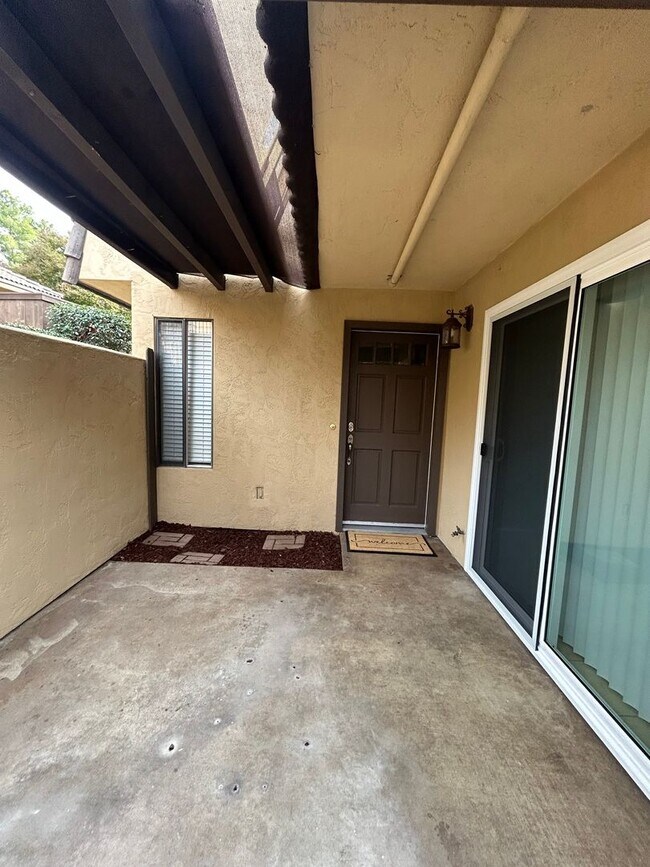 Building Photo - Alpine Glen Place