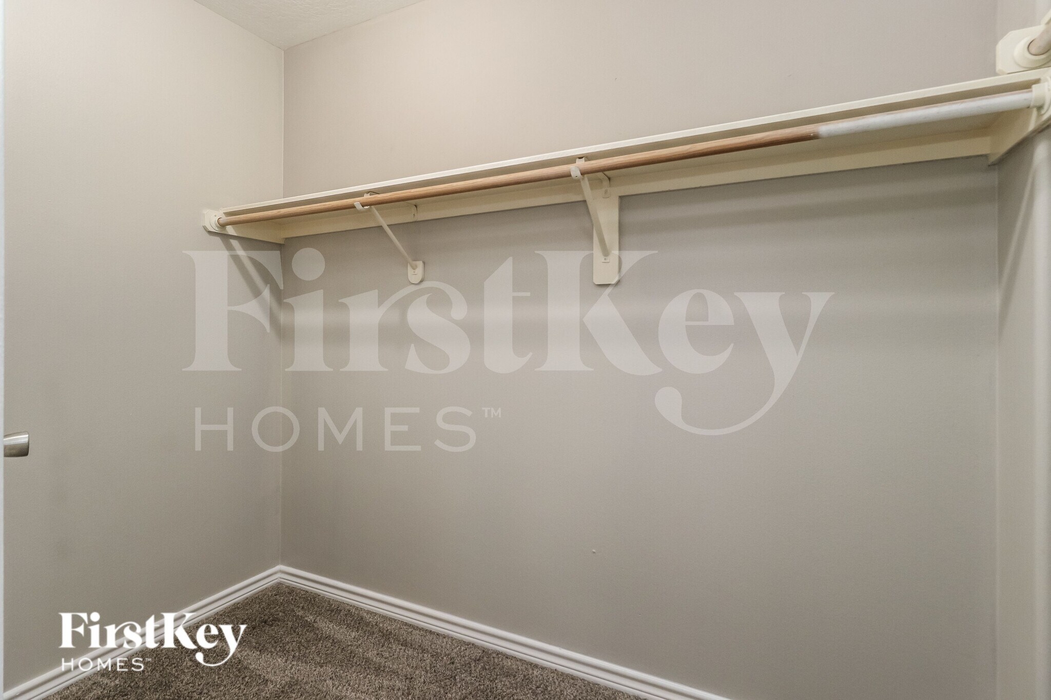 Building Photo - 10684 Royal York Dr