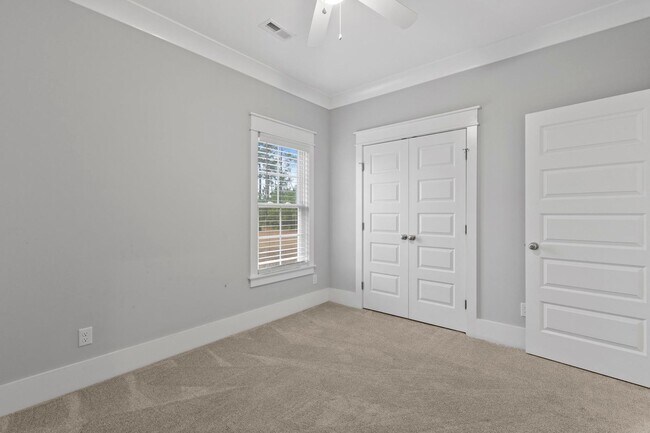 Building Photo - Beautiful Home Available with Tons of Upgr...