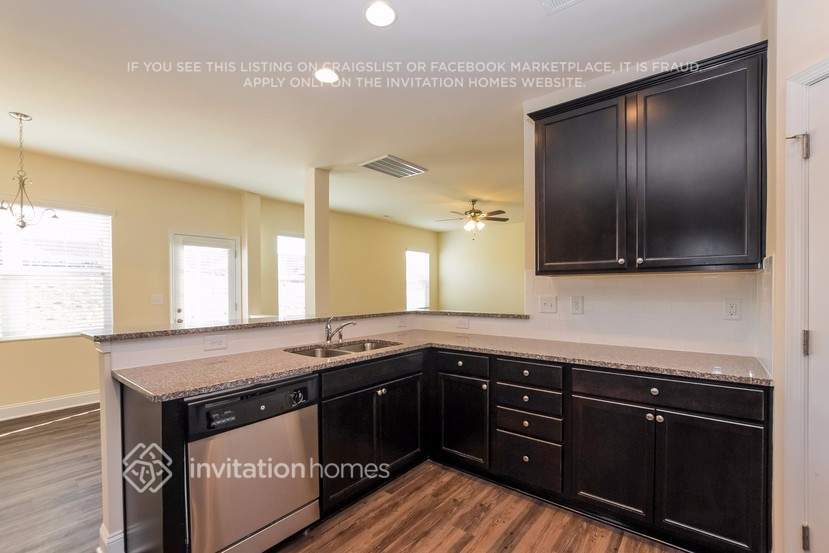 Building Photo - 167 Sassafras Rd