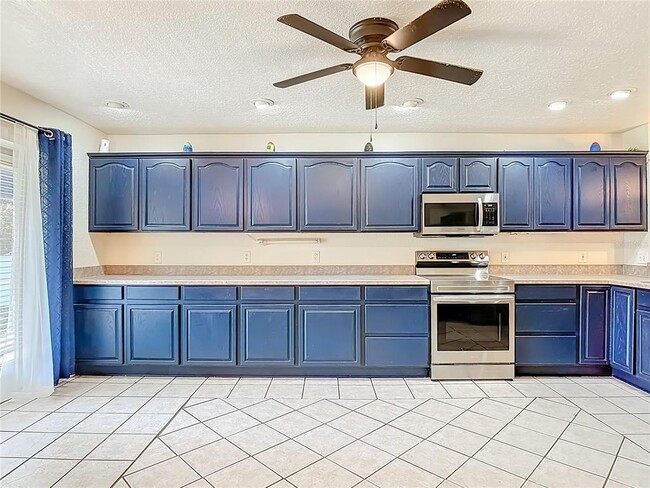 Building Photo - 111 Colomba Rd