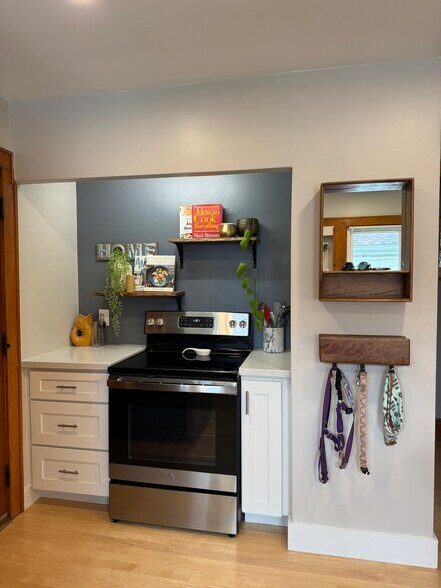 Kitchen - 2121 N 84th St