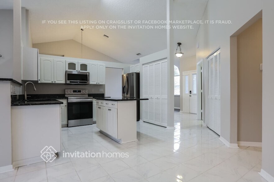 Building Photo - 5604 29th St Cir E