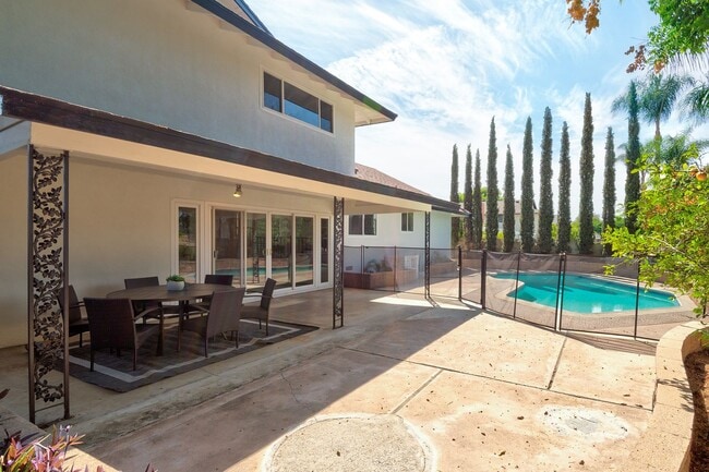 Building Photo - 700 S Yorba St