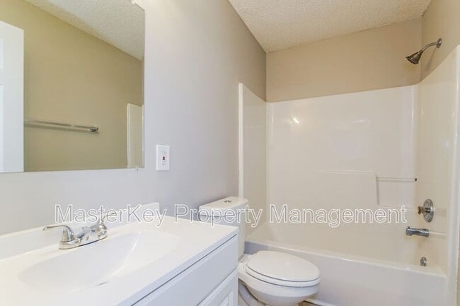 Building Photo - 2809 Leicester Ct