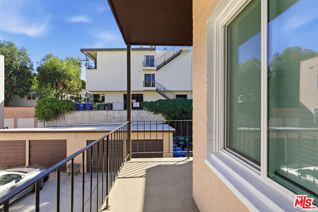 Building Photo - 6314 Primrose Ave