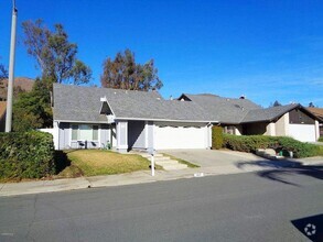 Building Photo - Beautiful Newbury Park 4-bedroom, 3-bathro...