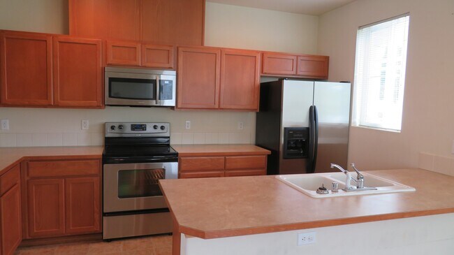 Building Photo - 2320 Simmons St