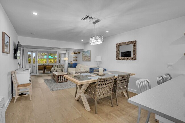 Building Photo - 2331 Croton Ln