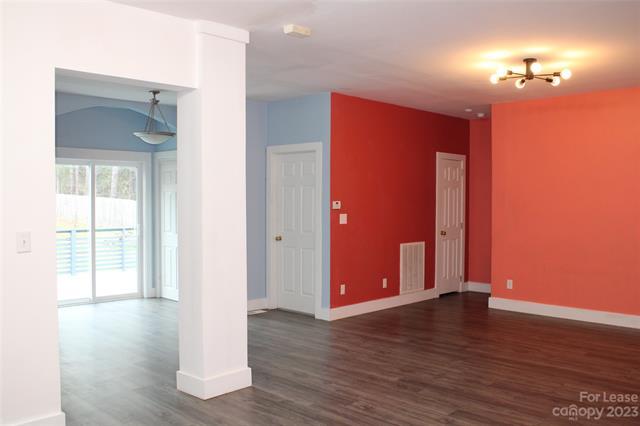 Building Photo - 13030 Homewood Dr