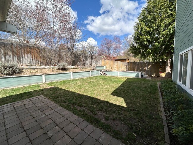 Building Photo - Gorgeous 5 bedroom 3 bathroom Home In Eagle