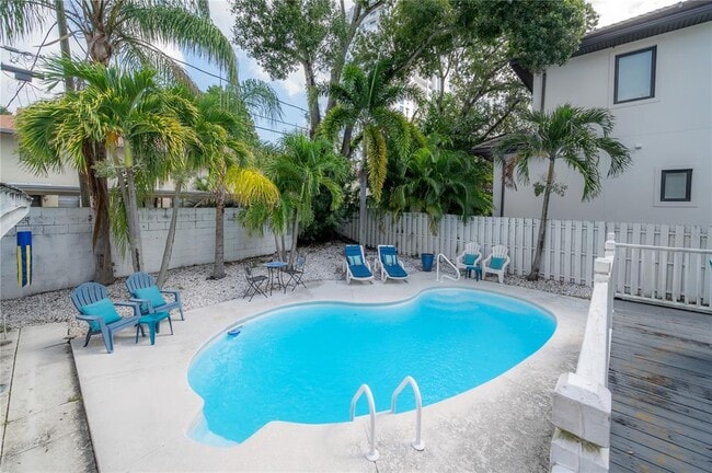 Building Photo - 2921 W El Prado Blvd