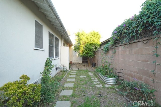 Building Photo - 13917 Wilkie Ave