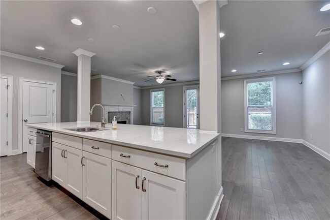 Building Photo - 5240 Cresslyn Rdg